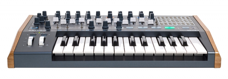 Фото Arturia MiniBrute 2