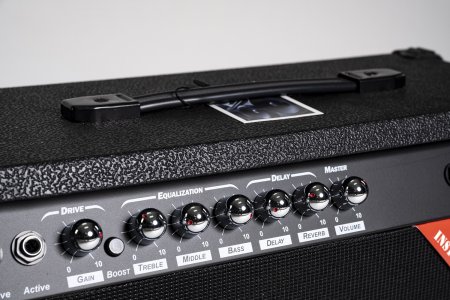 Фото Комбоусилитель для электрогитары Bosstone GA-40W Black