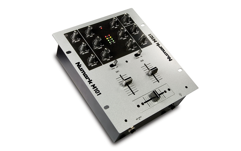 Фото NUMARK M101