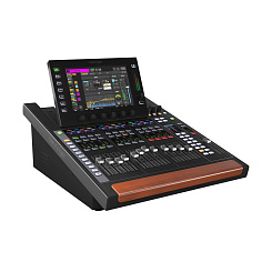 Цифровой микшерный пульт Behringer Wing Compact