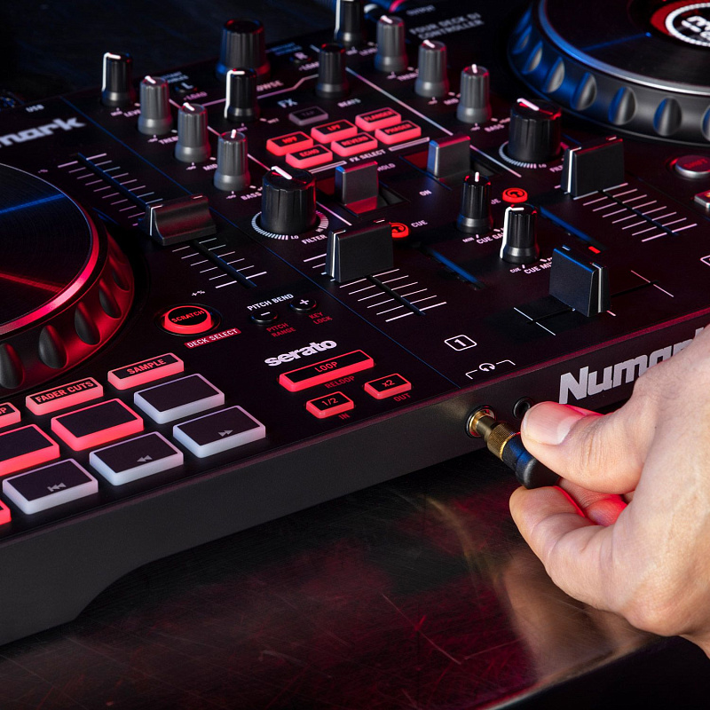 Фото NUMARK Mixtrack Platinum FX